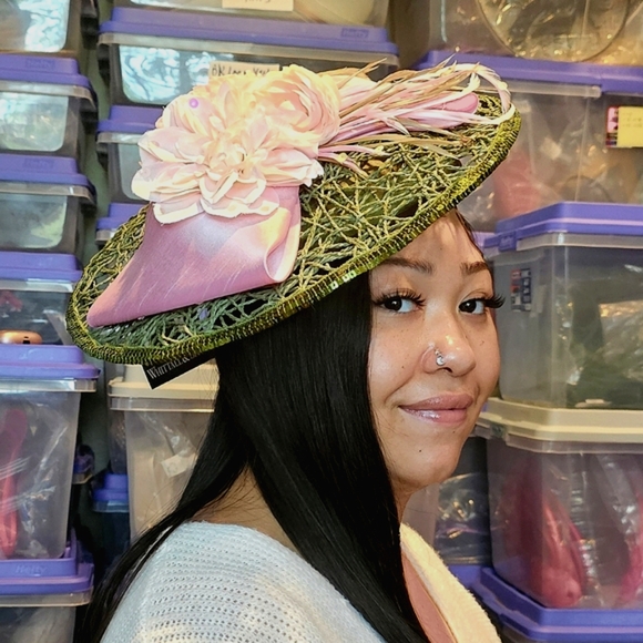 Beloved Millinery Elegant Pink Green Satin Bow Feathers Jeweled Fascinator Derby - Picture 3 of 7